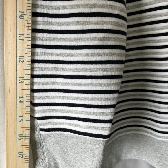 T By Talbots Womens White Black Turtleneck Striped Pullover Top Size X-Large - Picture 8 of 9